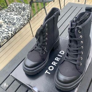 Torrid Black Lug Canvas Boot size 8WW. Zip up.